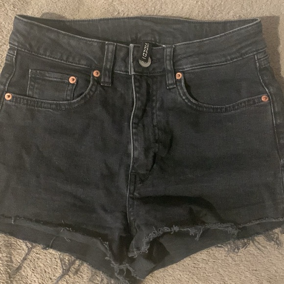 High waisted H&M denim shorts - Picture 2 of 5